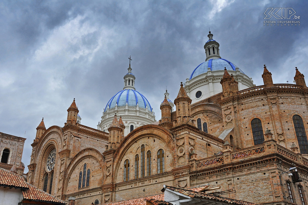 Cuenca - Catedral Nueva Het centrum van de stad Cuenca staat op de lijst van het UNESCO werelderfgoed. Een van de mooiste gebouwen is de nieuwe kathedraal (Catedral Metropolitana de la Inmaculada Concepción). Stefan Cruysberghs